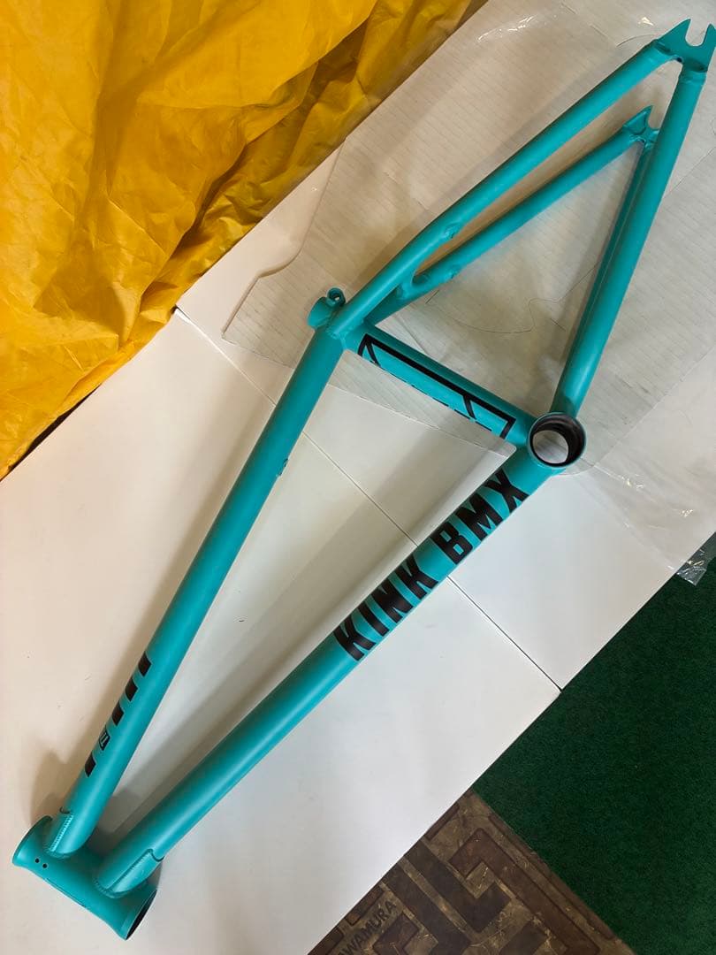間も無く出品終了！軽量BMXフレーム 「KINK BMX 」TITAN Ⅱ