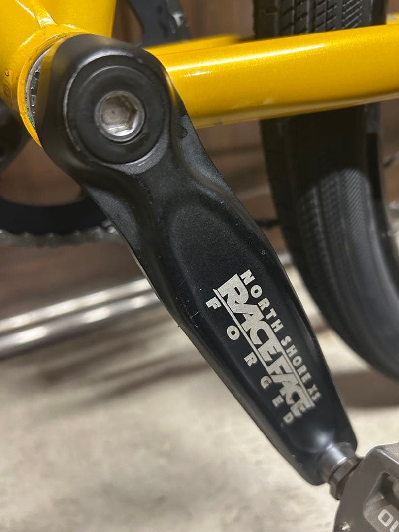 voodoo ハンドル、グリップ、ステム、シートポスト、サドルは付属しません