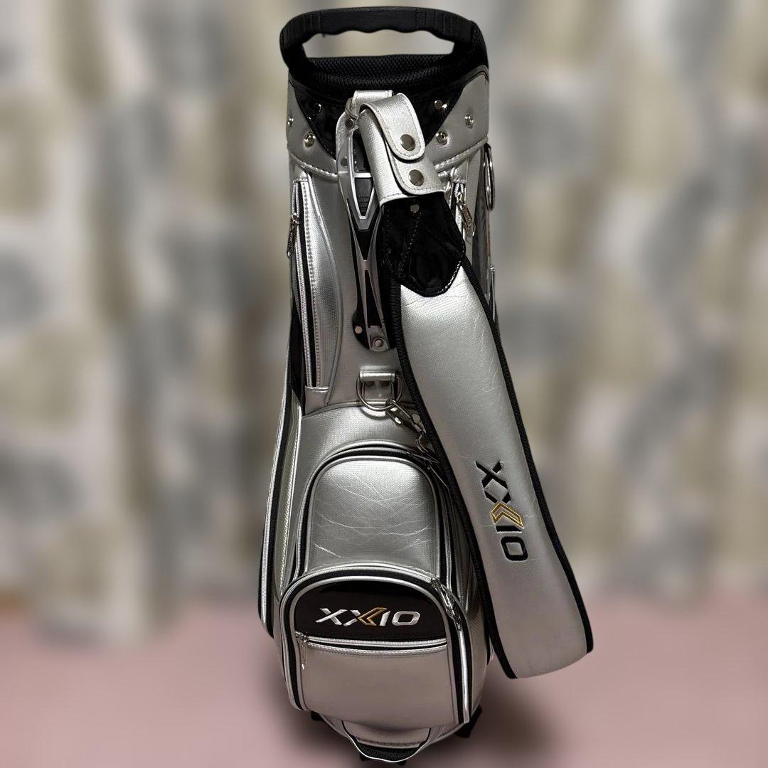 XXIO シルバー キャディバッグ