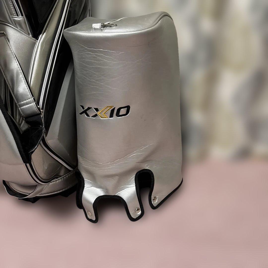 XXIO シルバー キャディバッグ