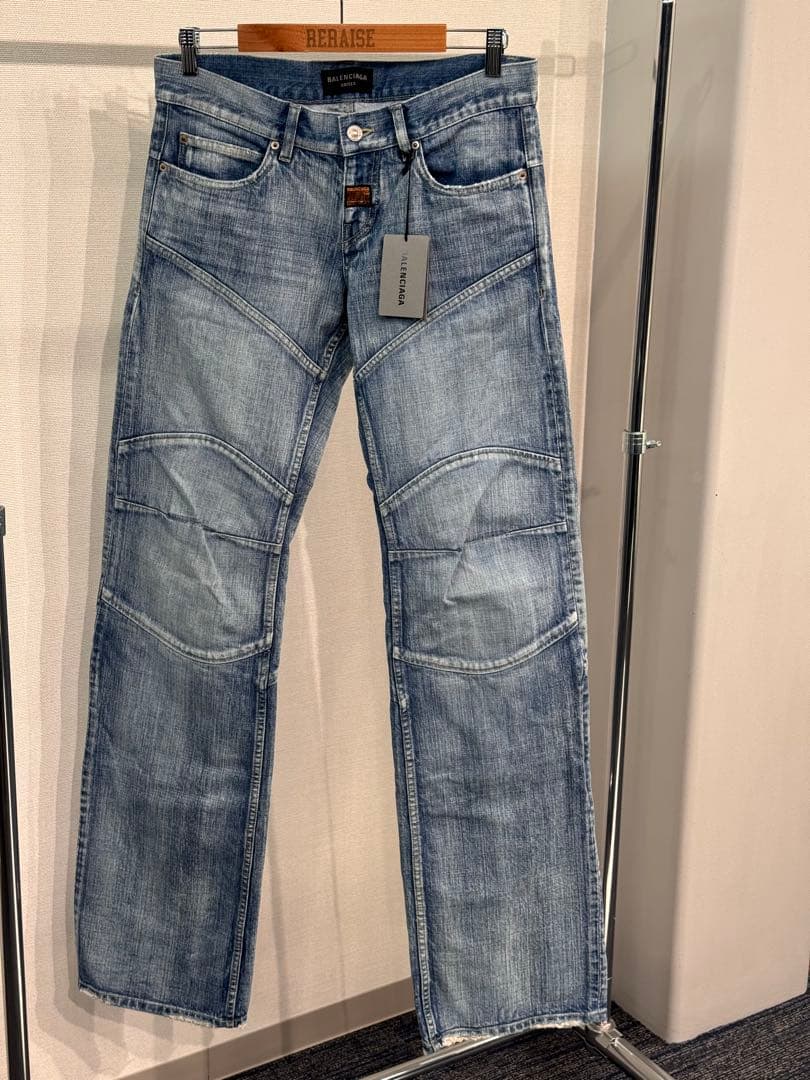 新品　完売品　バレンシアガ　デニムパンツ