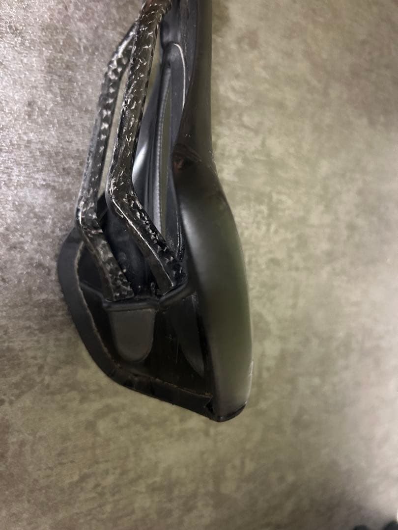 Astute Pilarga カーボンレールサドル！