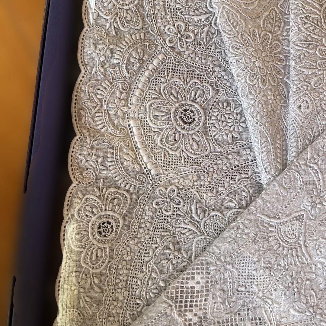 最高級　刺繍ハンカチ　スワトウSWATOW 最高級と言われるハンカチ3枚入り