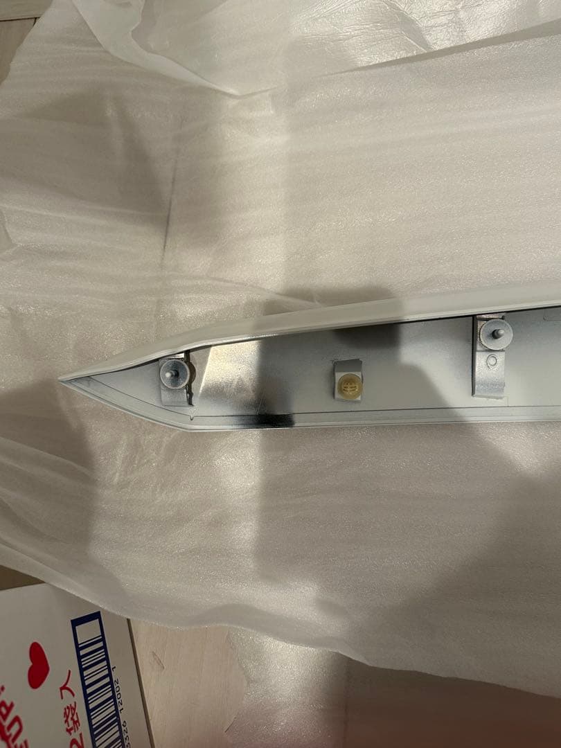 トヨタ 30アルファード　純正　フードトップモール　 ホワイトパール