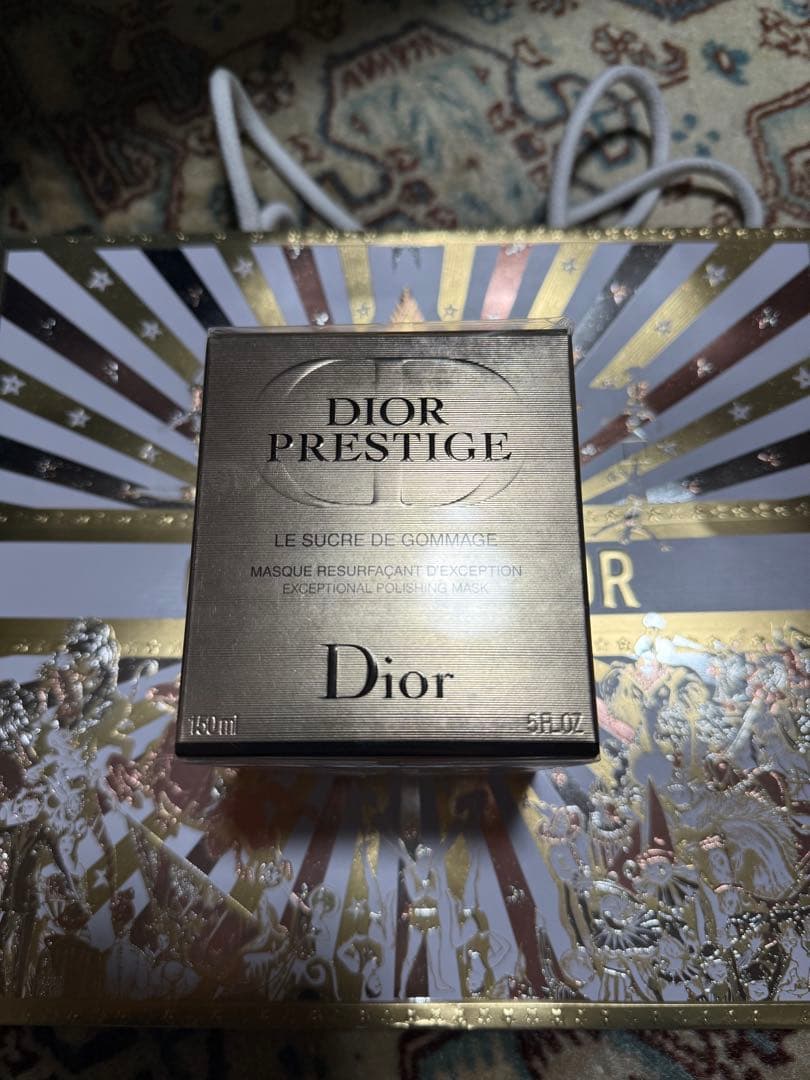 Dior プレステージ　ル　ゴマージュ