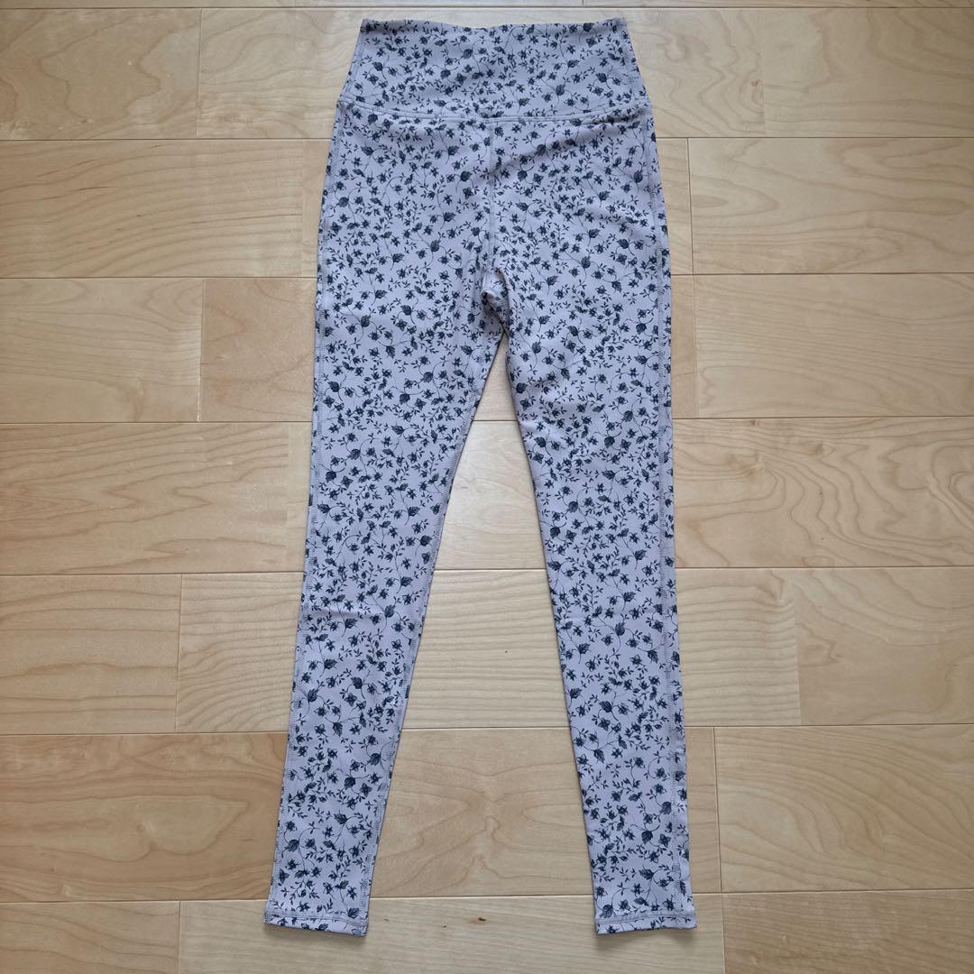 emmi エミ　ヨガウェア　上下セット　ブラトップ　フラワーレギンス　S 新品