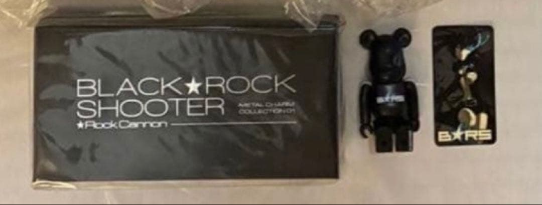 ブラックロックシューター ぬいぐるみ メタルチャーム ベアブリック