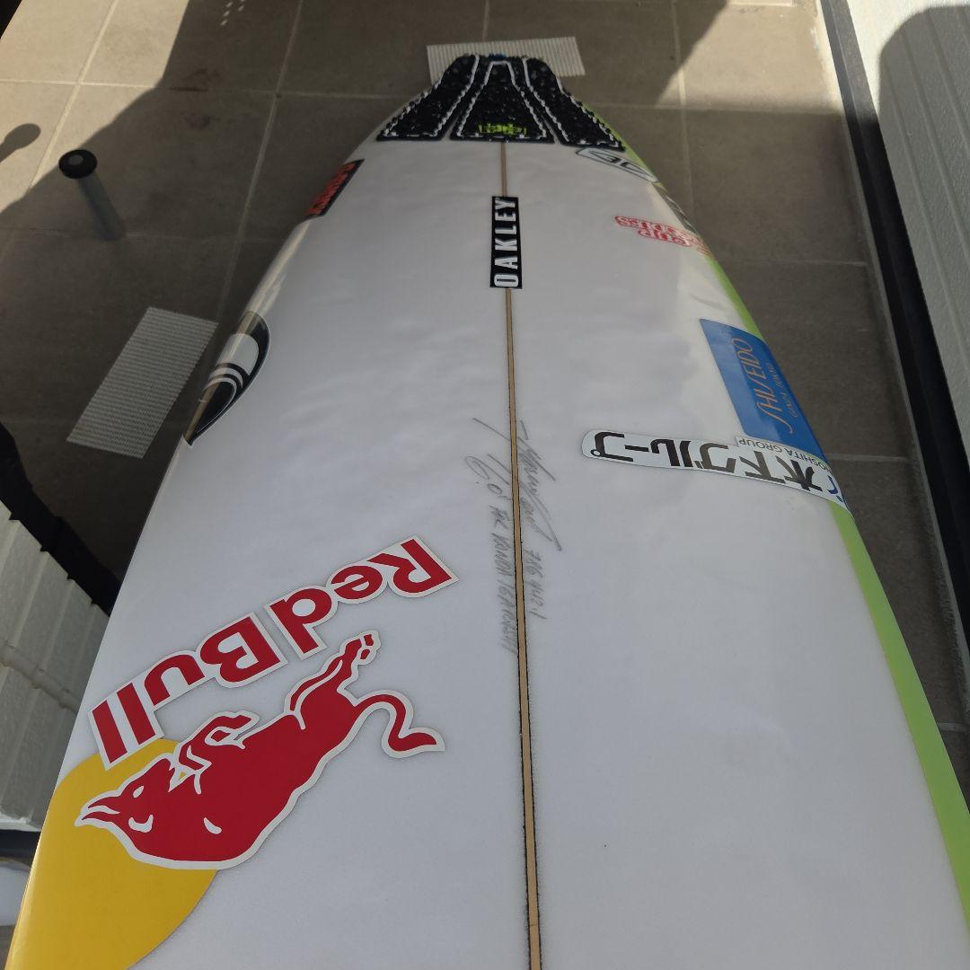 五十嵐カノア本人使用シャープアイサーフボード