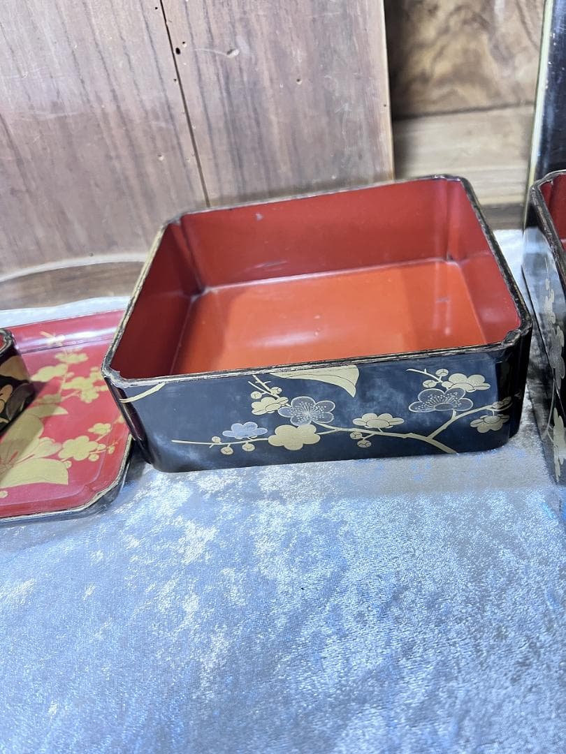 金銀蒔絵　野弁当箱　椿　梅紋 漆器 重箱セット 金箔花模様