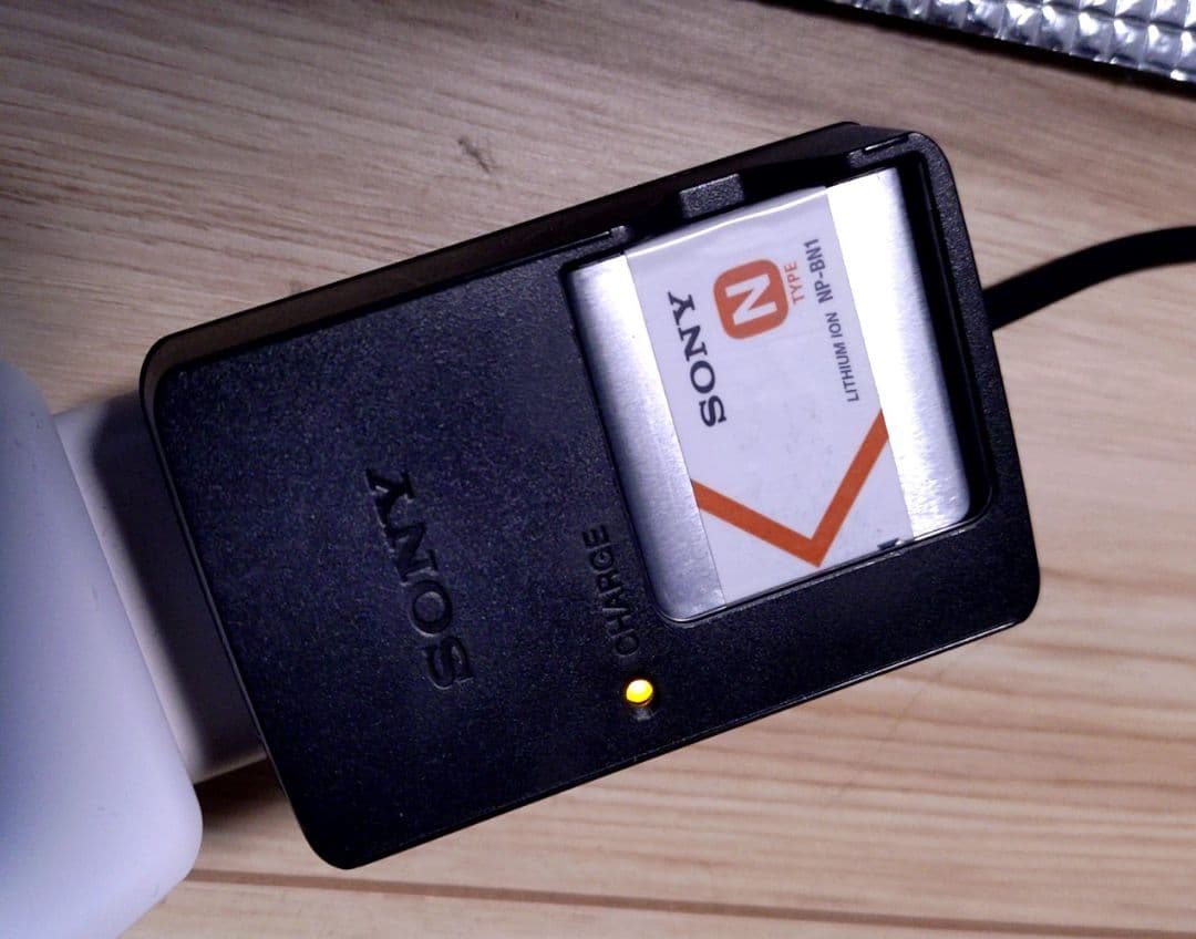 SONYサイバーショット★　DSC-W350D 桜色★名刺サイズ