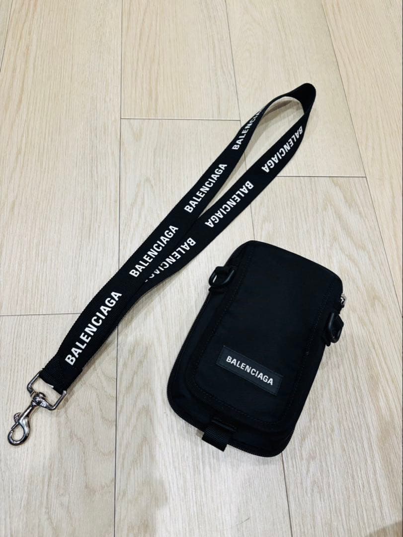 BALENCIAGA ブラック サコッシュ