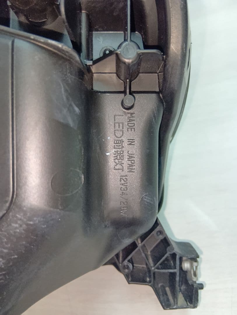 スバルBRZ ZC6 後期用右LEDヘッドライト良品