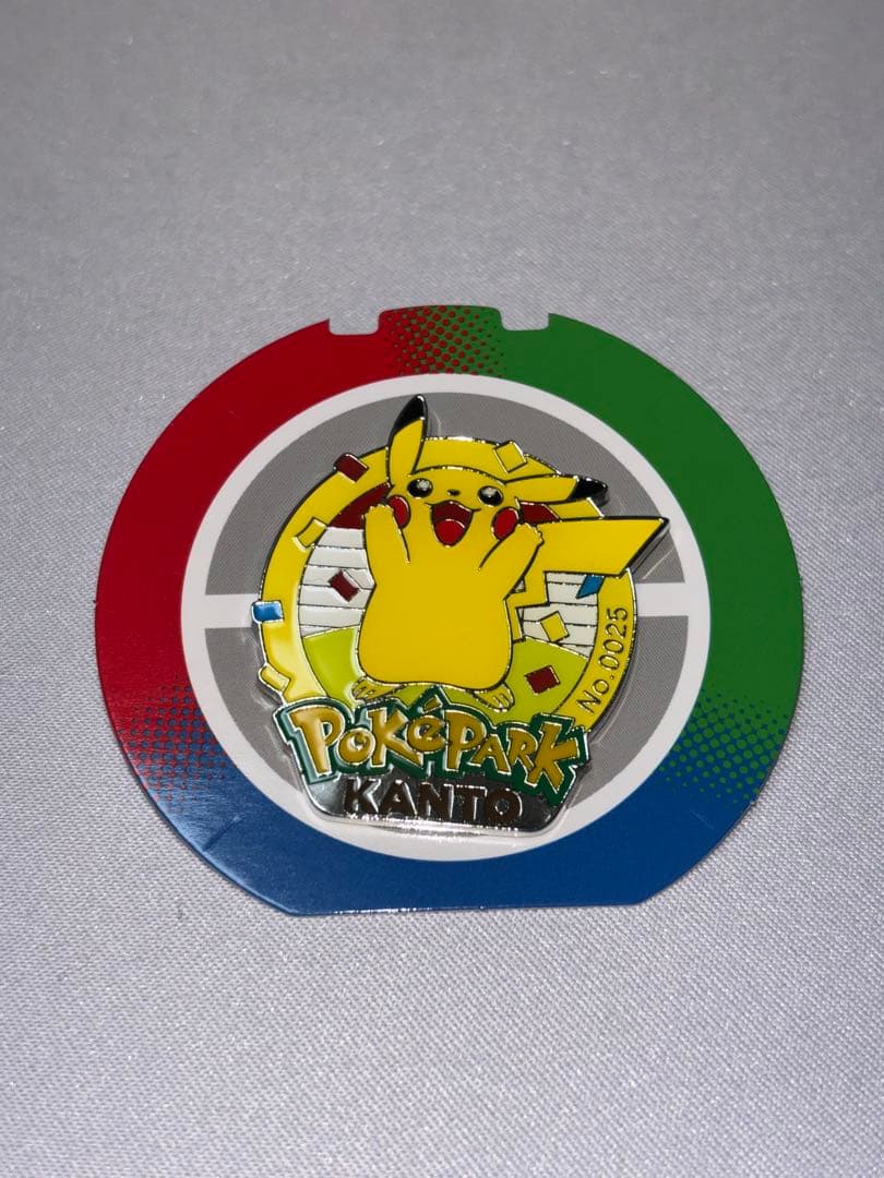 ポケパークカントー　ピンズ　ピカチュウ