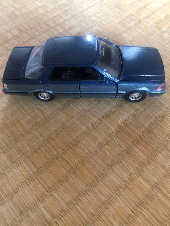 日産グロリア　ミニカー