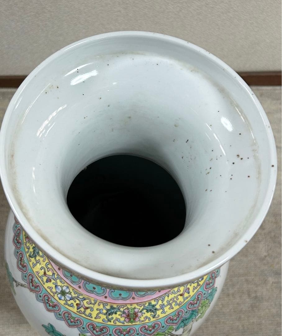 中国　景徳鎮製　孔雀牡丹図大瓶　送料込み0325