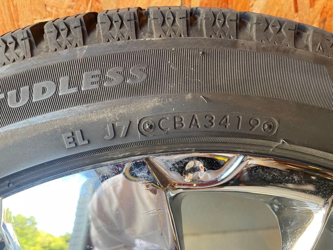 225 45 18 スタッドレスタイヤ ブリザック　dolce DC2