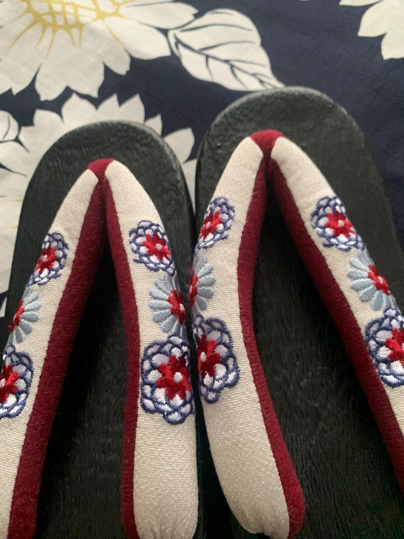 画像の黄色帯つき◆大人ゆかた◆品ある向日葵（ひまわり）黒紺浴衣◆