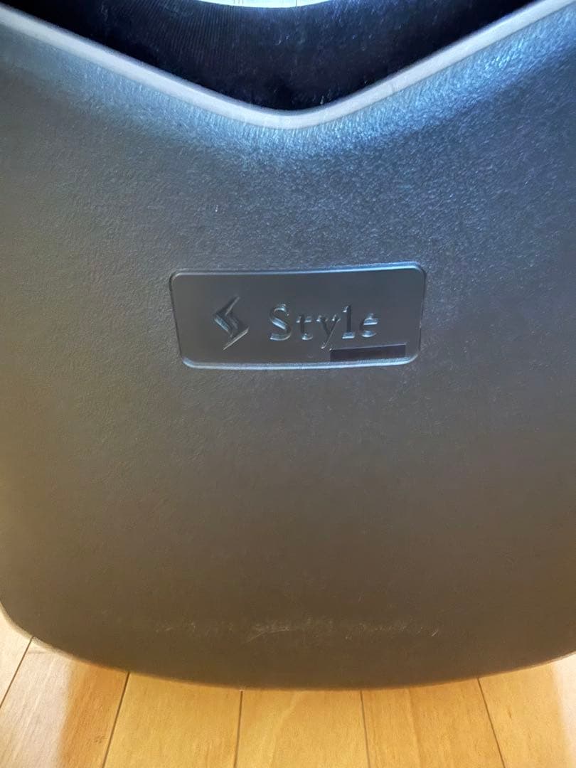 黒いバタフライ型姿勢矯正チェア（style、プレミアムデラックス）