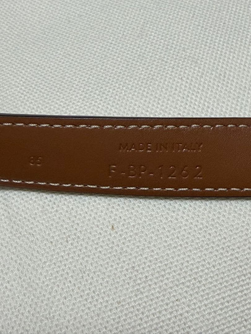 セリーヌ トリオンフ レザーベルト