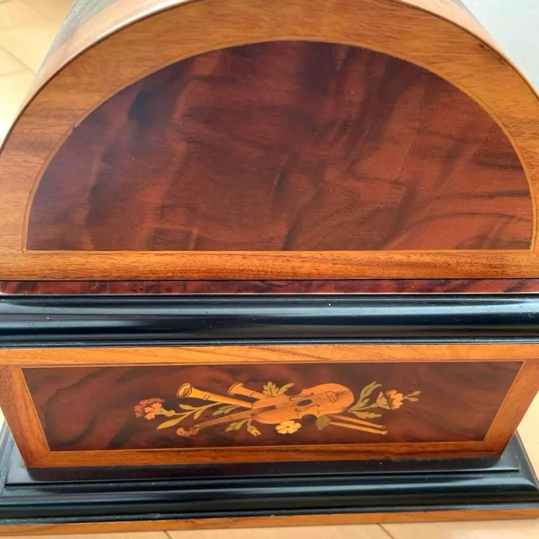 ディスク22枚付き　リュージュオルゴール　ドーム型クルミ象嵌箱ディスクオルゴール