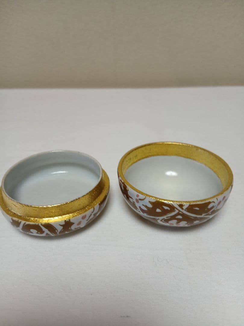 人間国宝　加藤卓男作「ラスター彩胡姫文香合」