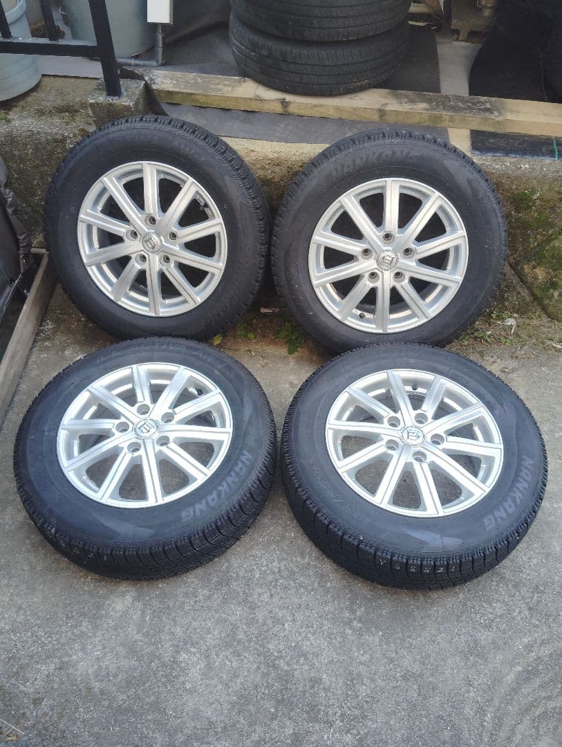 195/65R15 6J 114.3/5H ET50 2022年製中古セット