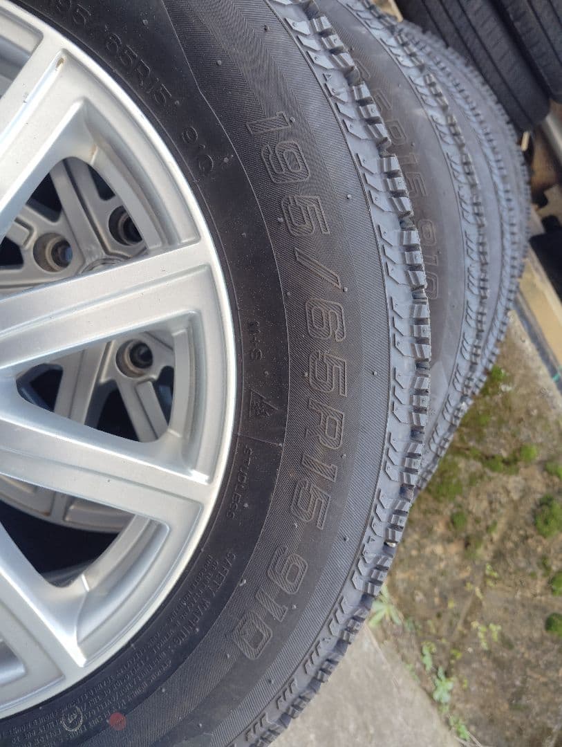 195/65R15 6J 114.3/5H ET50 2022年製中古セット