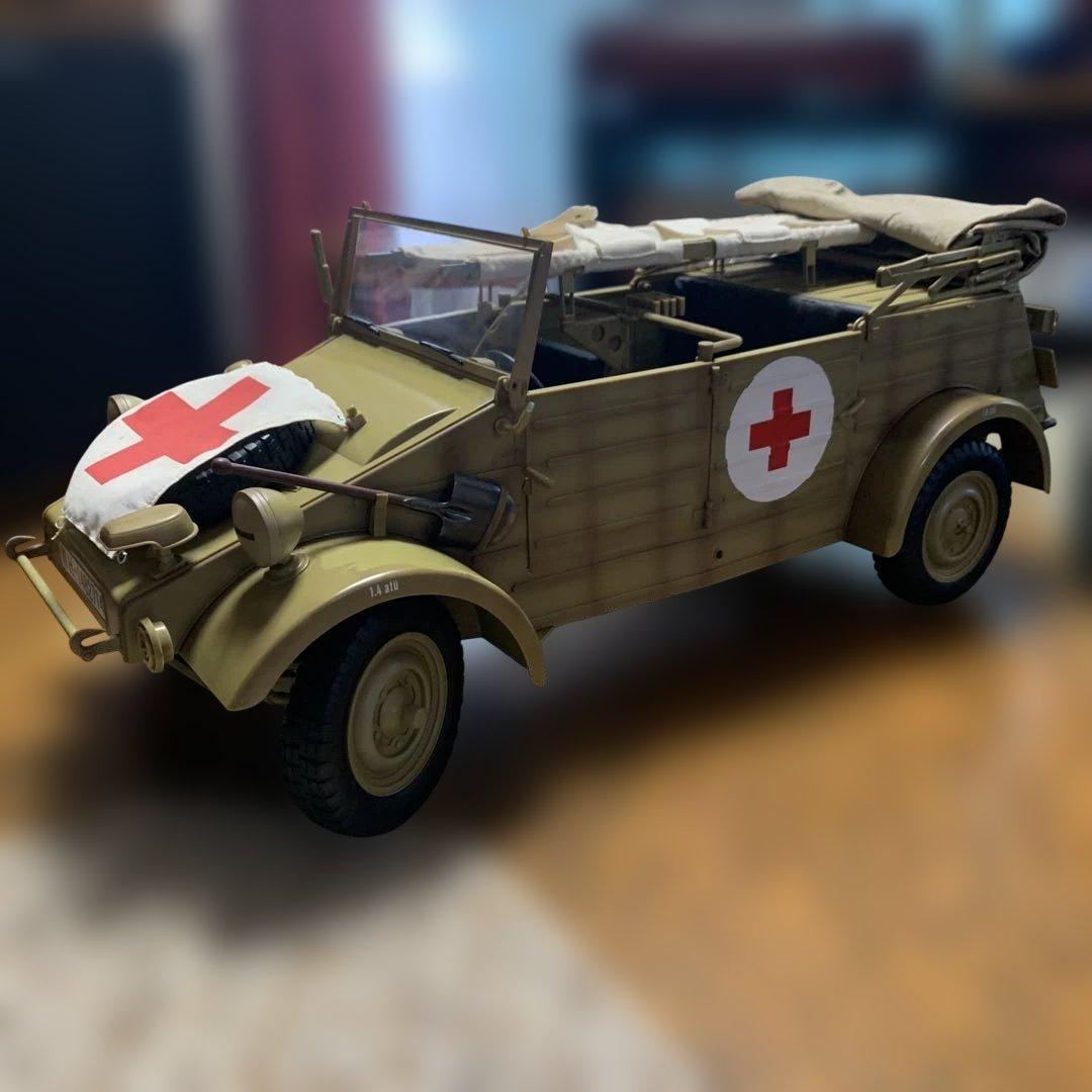 キューベルワーゲン 担架付き ドラゴン製アンビュランスモデル 「１／６」❗️