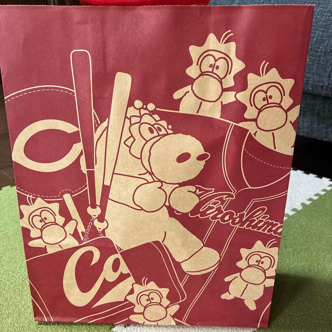 2026年広島カープ新入団選手発表記念Tシャツ、サイン色紙 （赤木選手）他一式