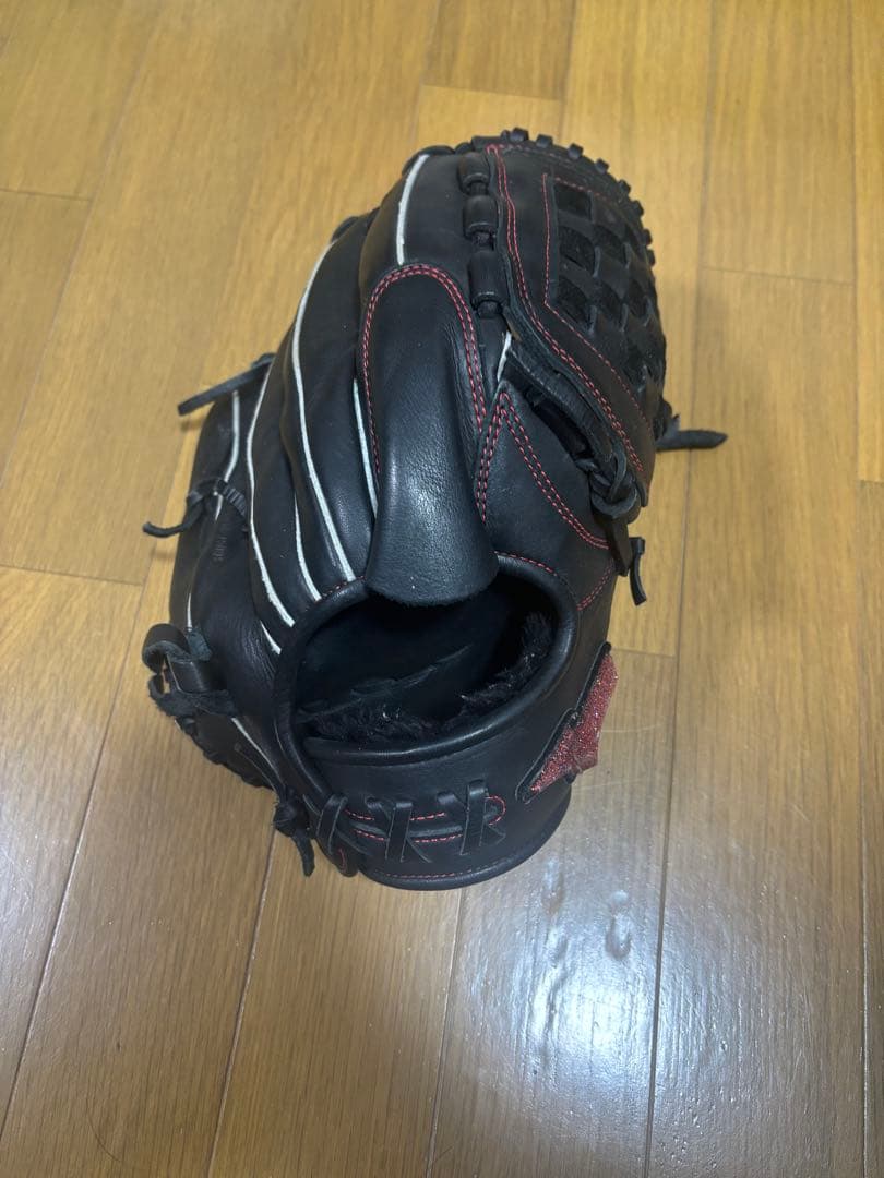 黒 軟式野球グローブ 編み込みデザイン
