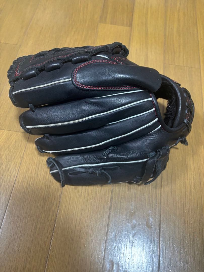 黒 軟式野球グローブ 編み込みデザイン