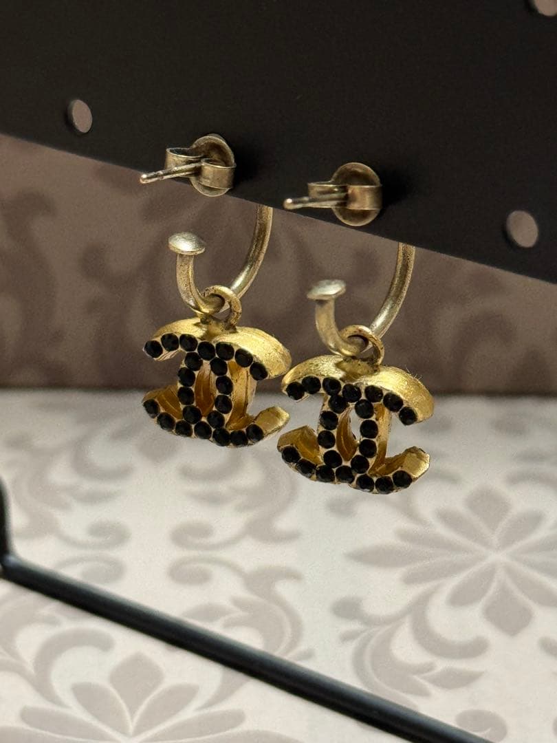 正規品‪☆シャネルココマークフープピアス 黒スワロヴィンテージCHANELメンズ