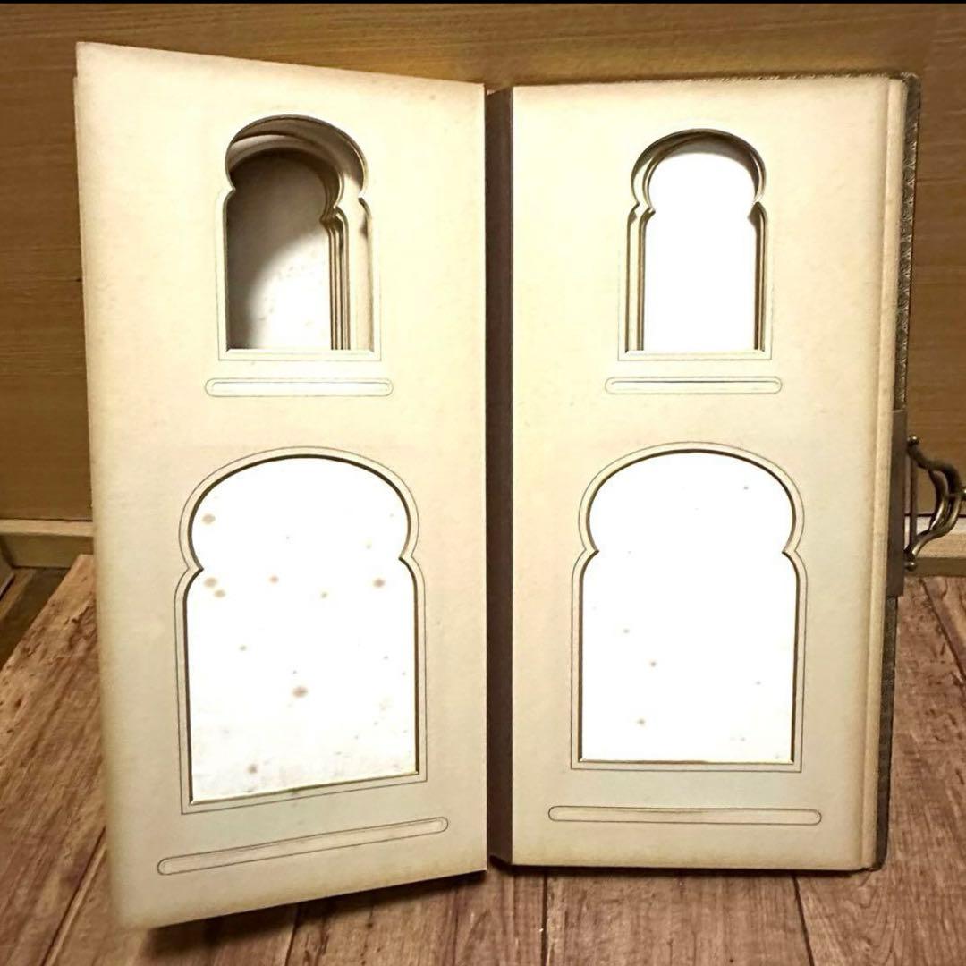 イギリスアンティーク　レザー張り　アルバム　留め具あり