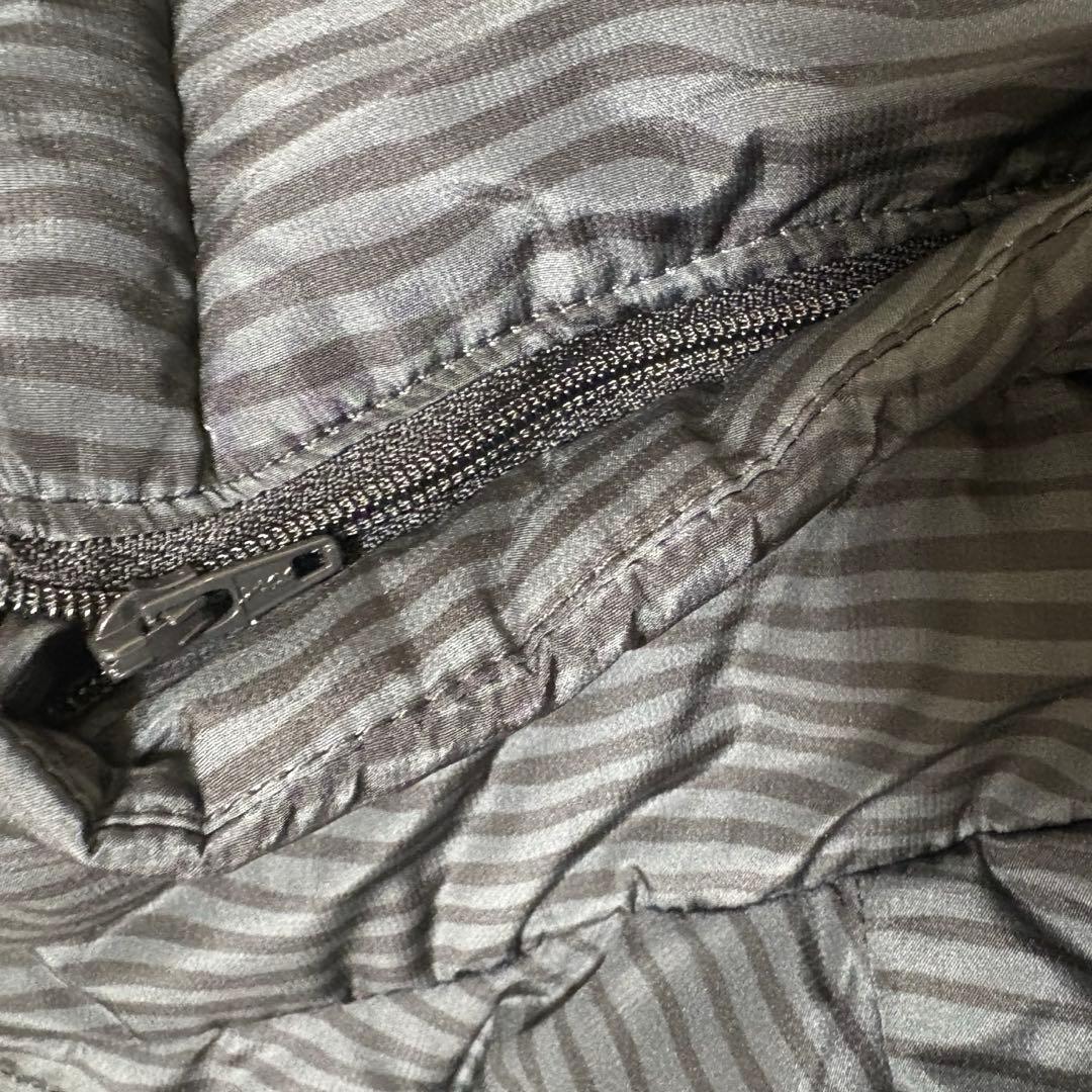 アディダス　adidas ダウンジャケット フード付き 2XO