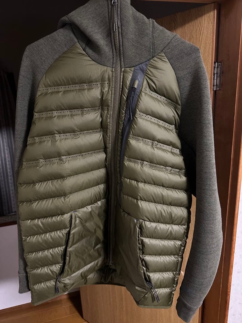 Nike テックフリースダウン　カーキ　美品！