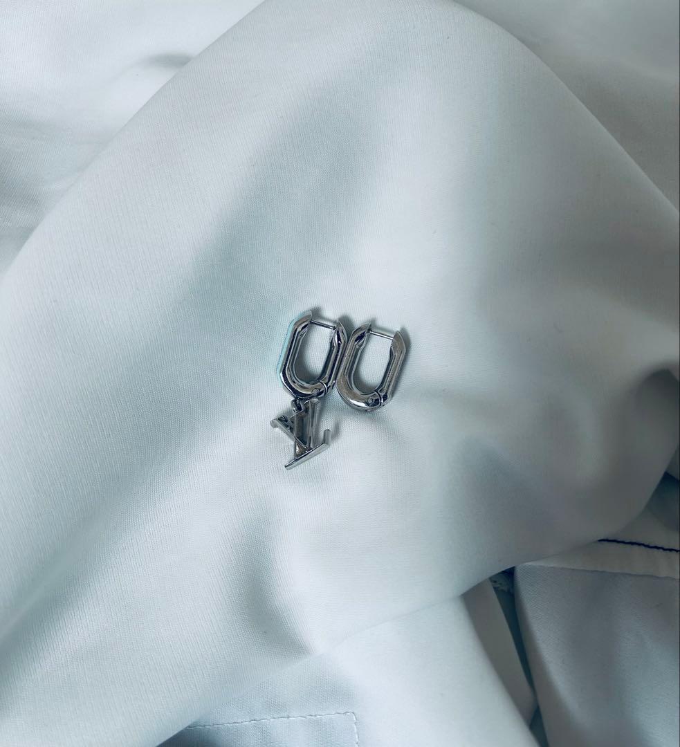 【早い者勝ち】LOUIS VUITTON ピアス　フープ　モノグラム　シルバー