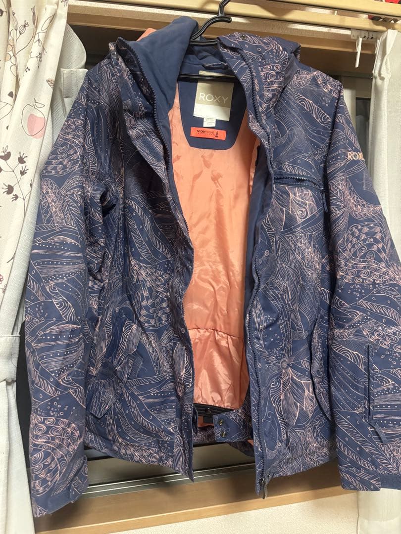 【美品】ROXY スノボウェア　スキーウェア　ロキシー　スノージャケット