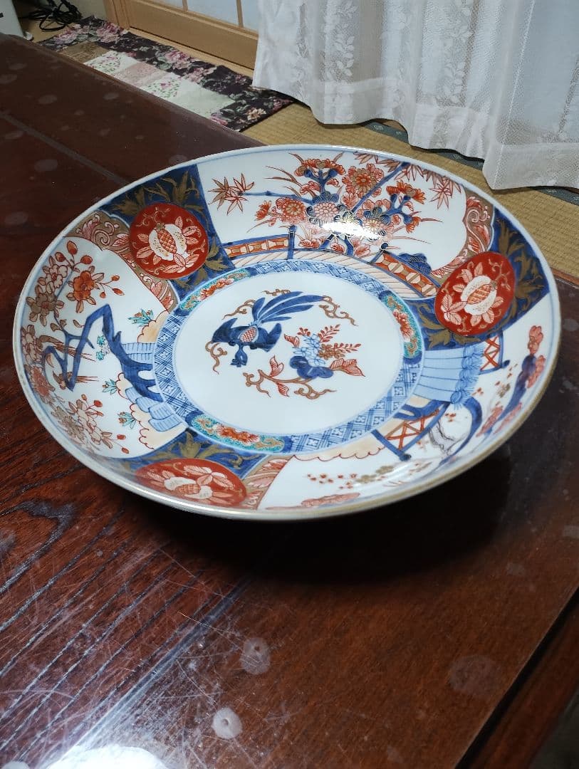 花鳥風月模様の陶磁器大皿