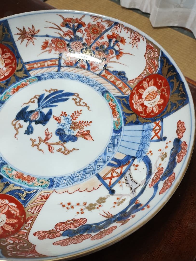 花鳥風月模様の陶磁器大皿