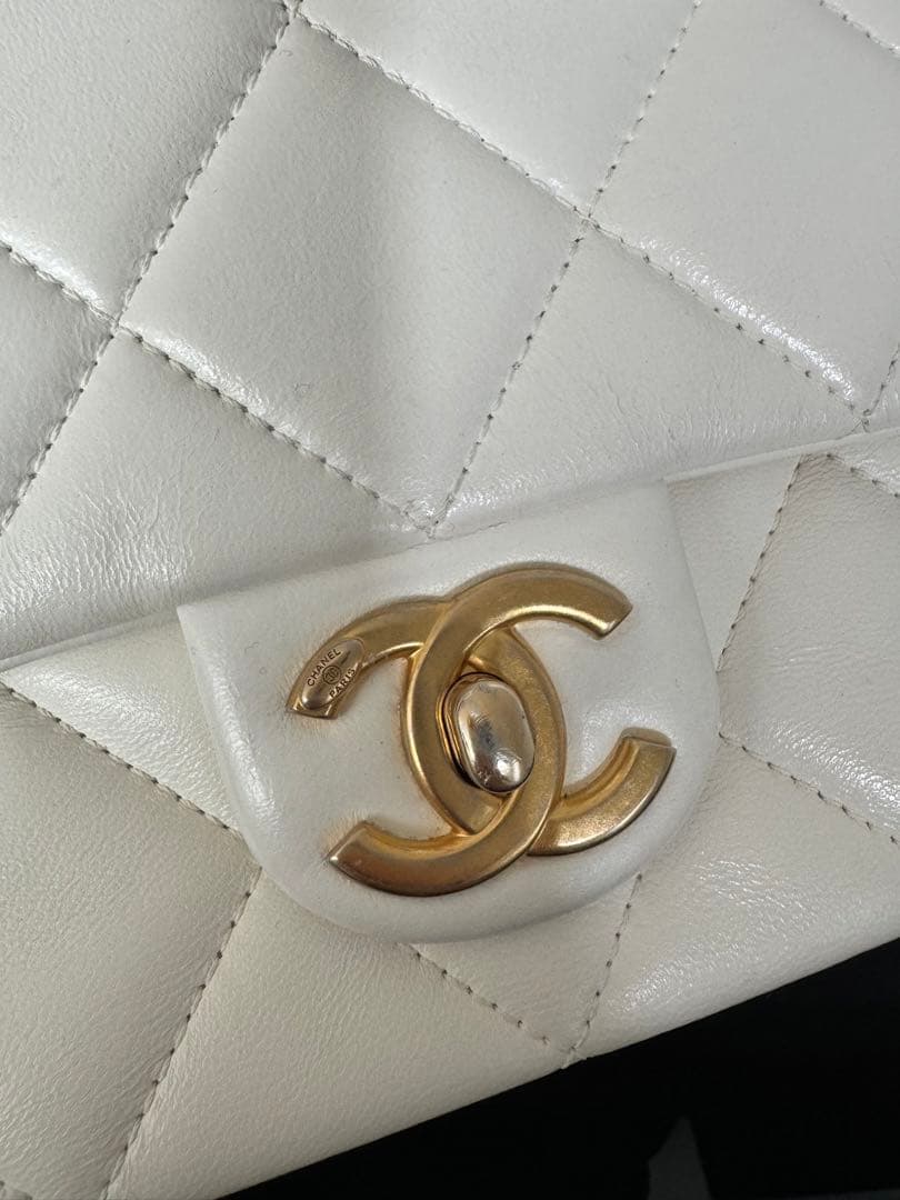 CHANEL マトラッセ ラムスキン パール ミニフラップバッグ ショルダー　白