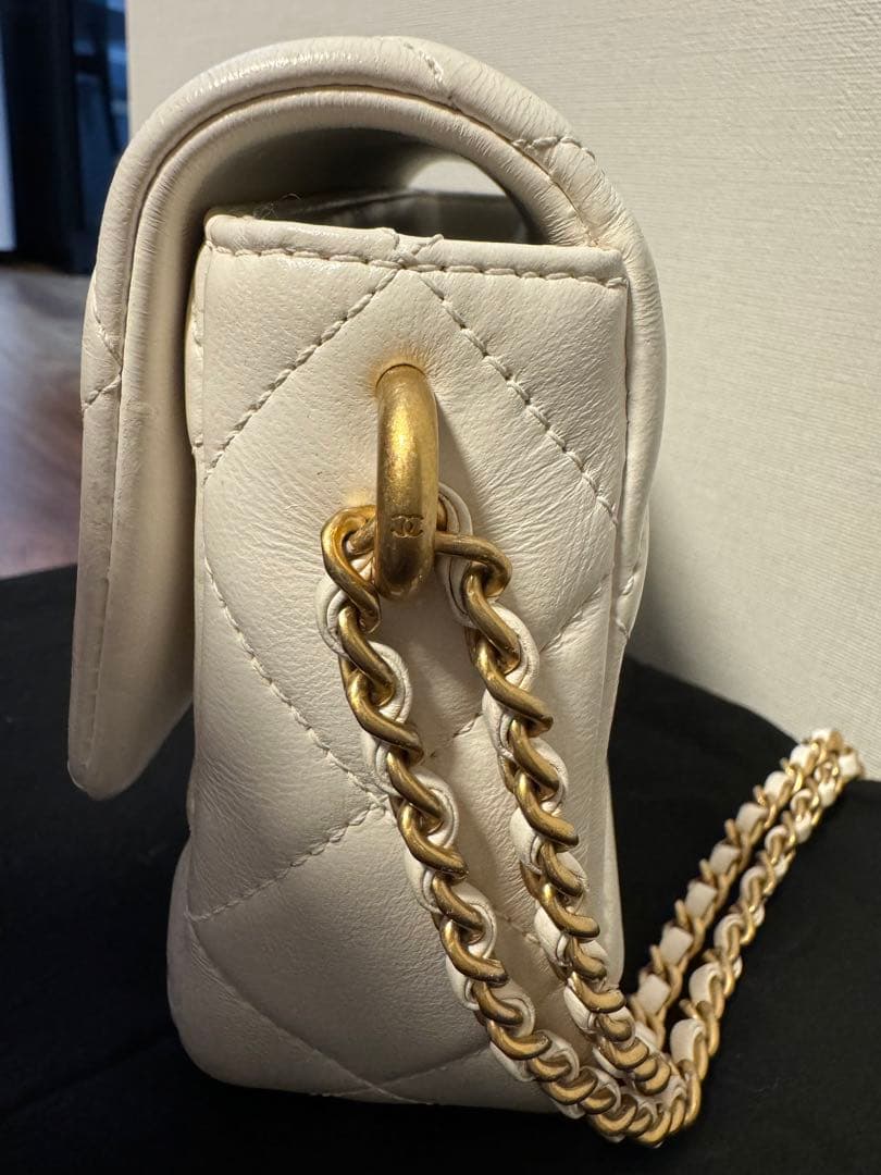 CHANEL マトラッセ ラムスキン パール ミニフラップバッグ ショルダー　白