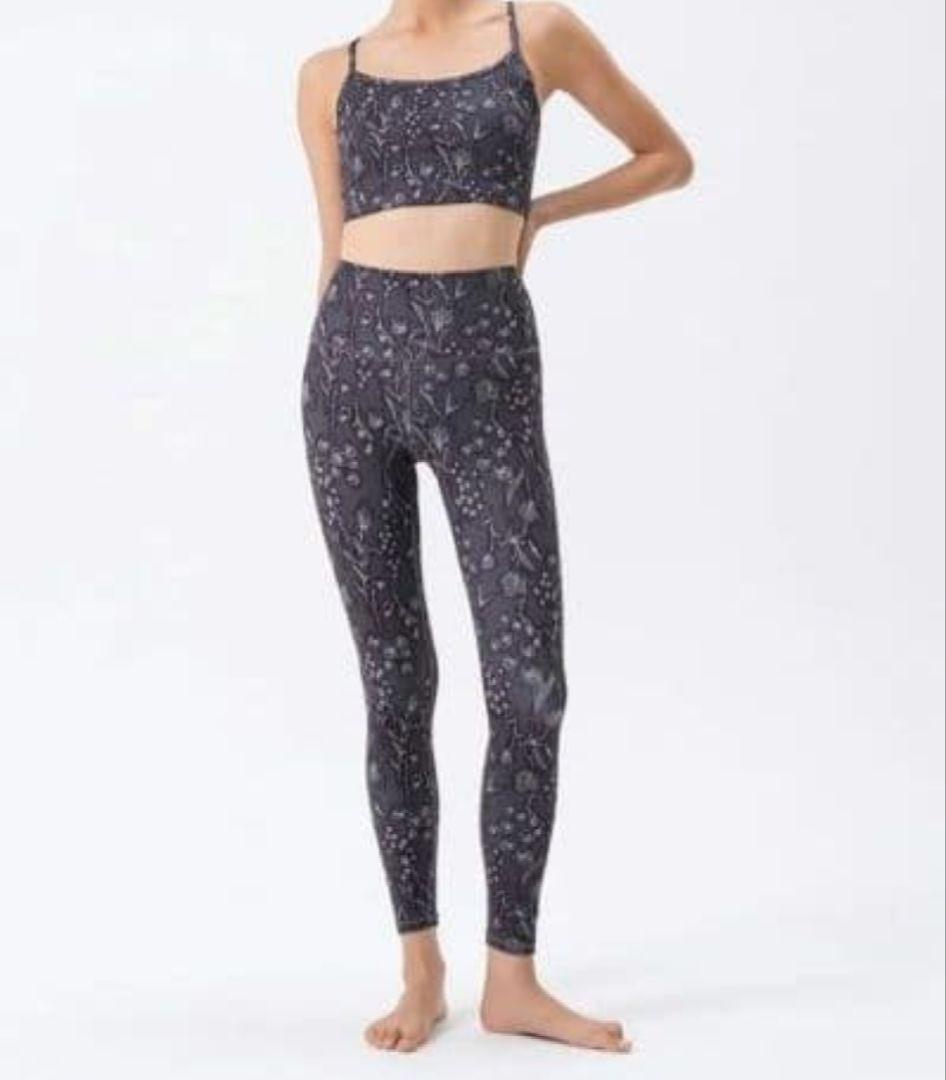 【新品・未使用】SUKALA ヨガウェア セットアップ　チャコール　 Мサイズ