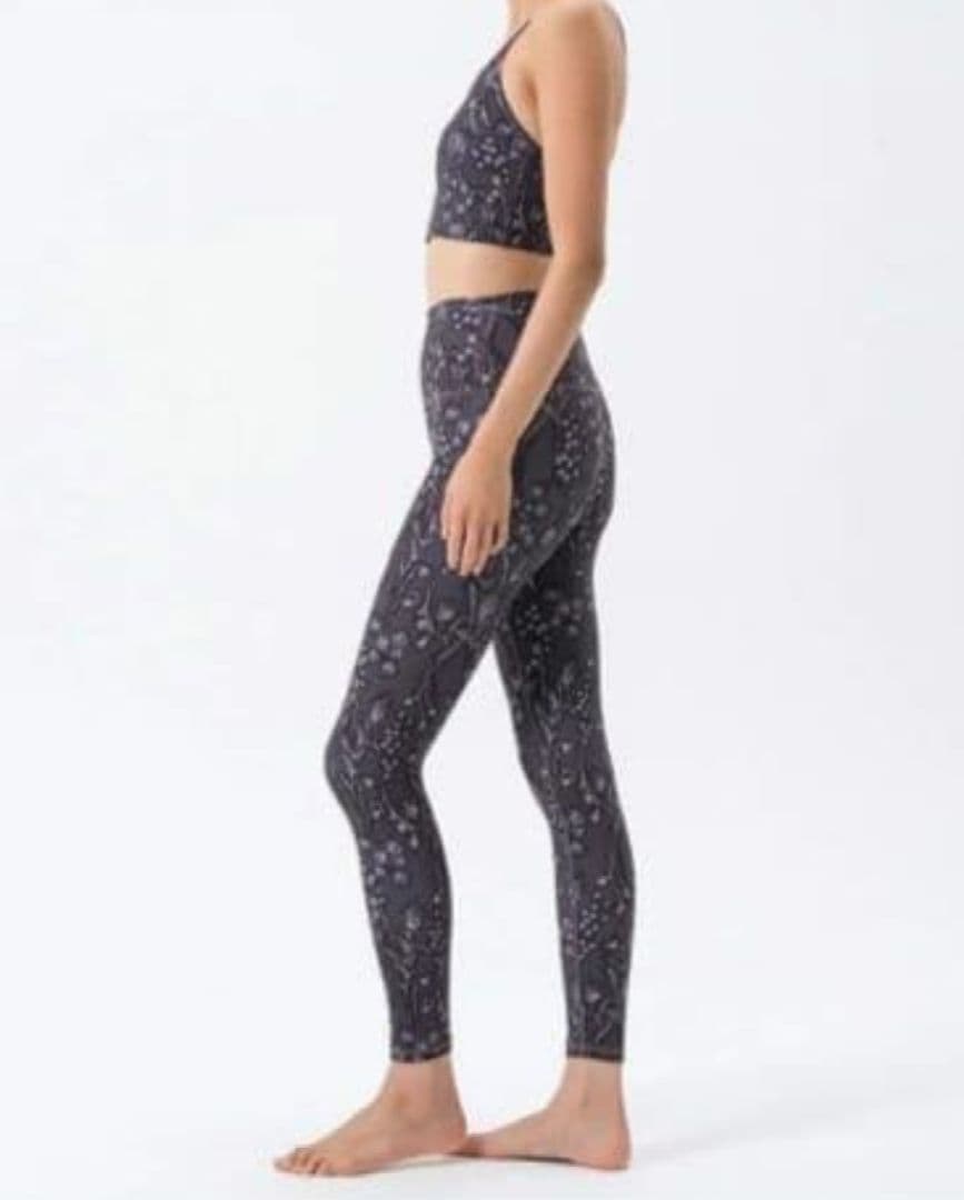 【新品・未使用】SUKALA ヨガウェア セットアップ　チャコール　 Мサイズ