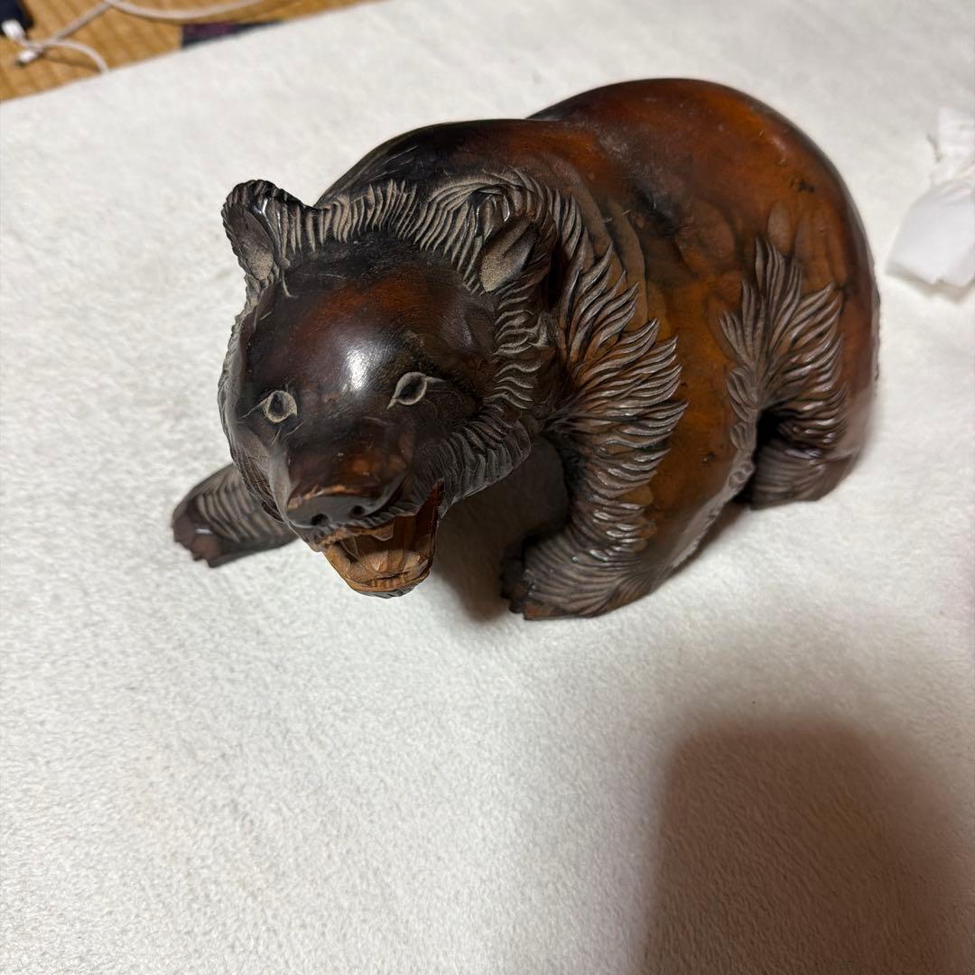 木製クマの彫刻 中型 茶色
