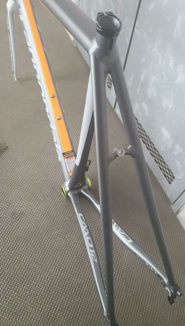 Cannondale CAAD12 ロードバイクフレーム シルバー/オレンジ