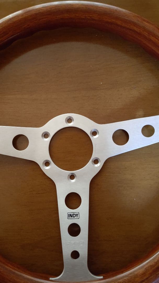 MOMO INDY ステアリングホイール 3スポーク35cm