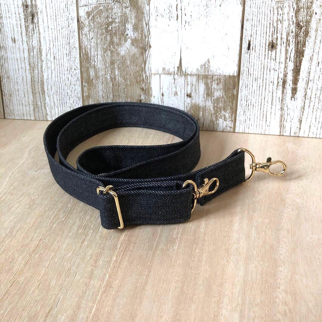 ショルダーバッグ　ハンドメイド　デニムリメイク　ブラック　ゴールド【新品デニム】