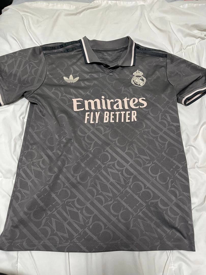 24-25 レアルマドリード　サードユニフォーム