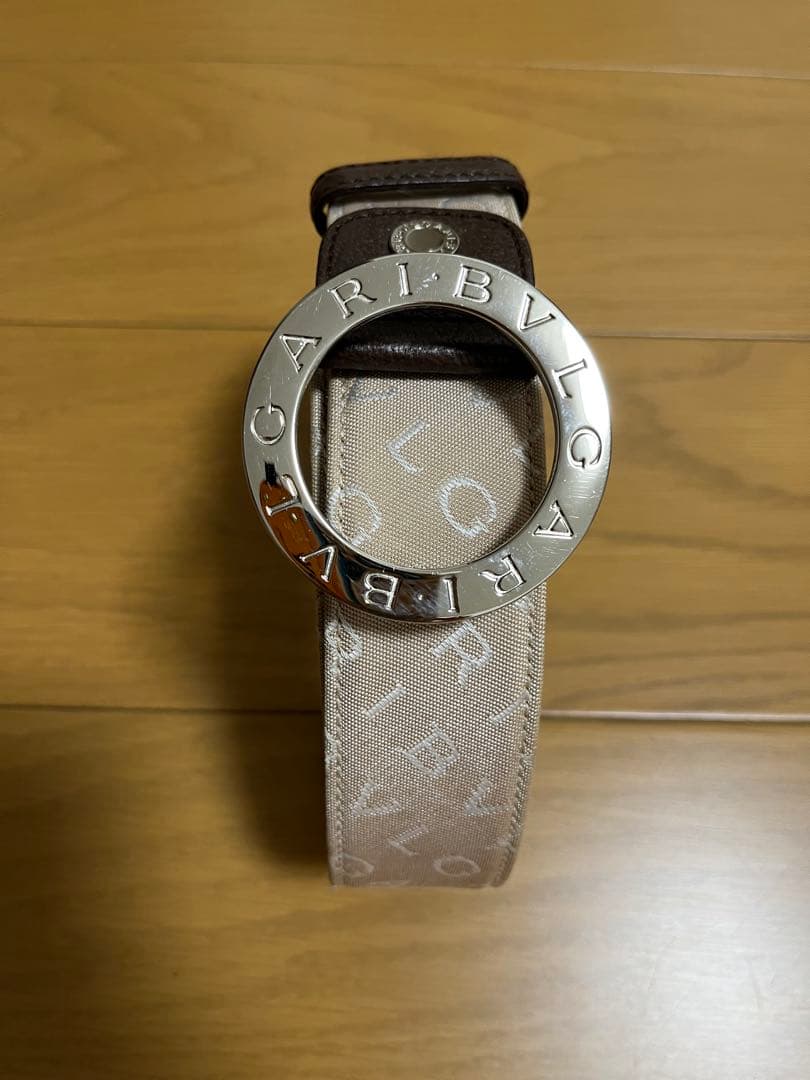 BVLGARI ロゴ入りベージュレザーベルト