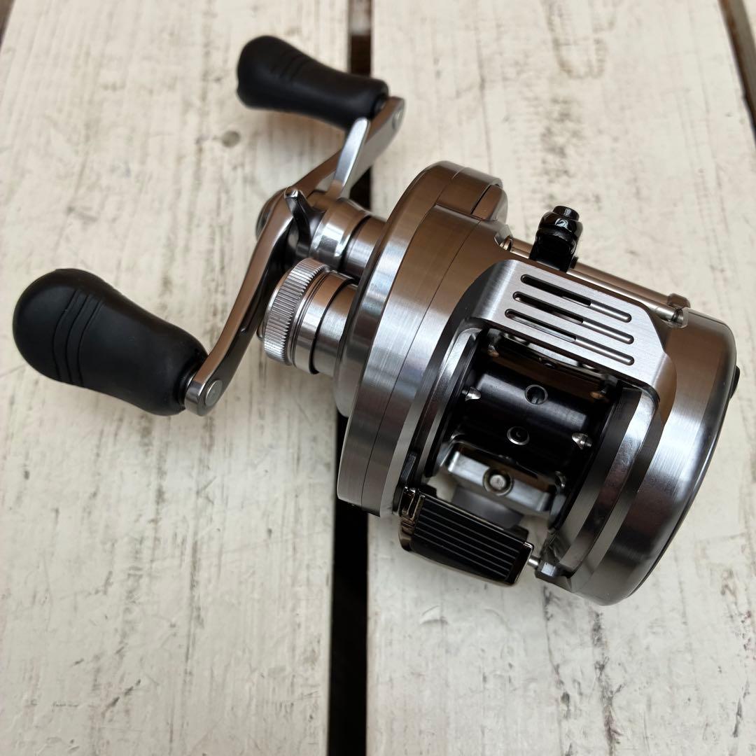 0631 シマノ 19 カルカッタ　コンクエスト DC201